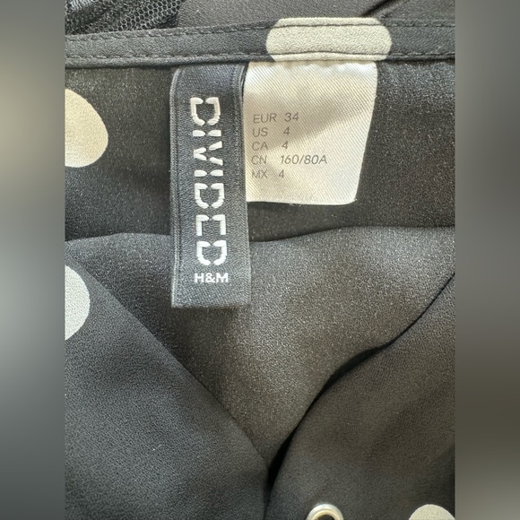 H&M Top Blouse. Size 4. - Picture 3 of 4